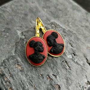 YWMAN Goth Black Cat Cameo Necklace Earrings Set, Vintage