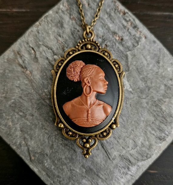 Black cameo necklace deals
