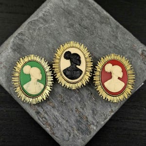 Afrikaanse cameebroche, zwarte cameebroche, Afrikaanse camee-sieraden, kleine gouden cameebroche, Kwanzaa-cadeau, moederdagcadeau