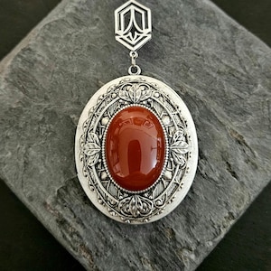 Art deco red carnelian locket, oval gemstone locket, large locket necklace, carnelian jewelry, art deco locket, long necklace, gift ideas