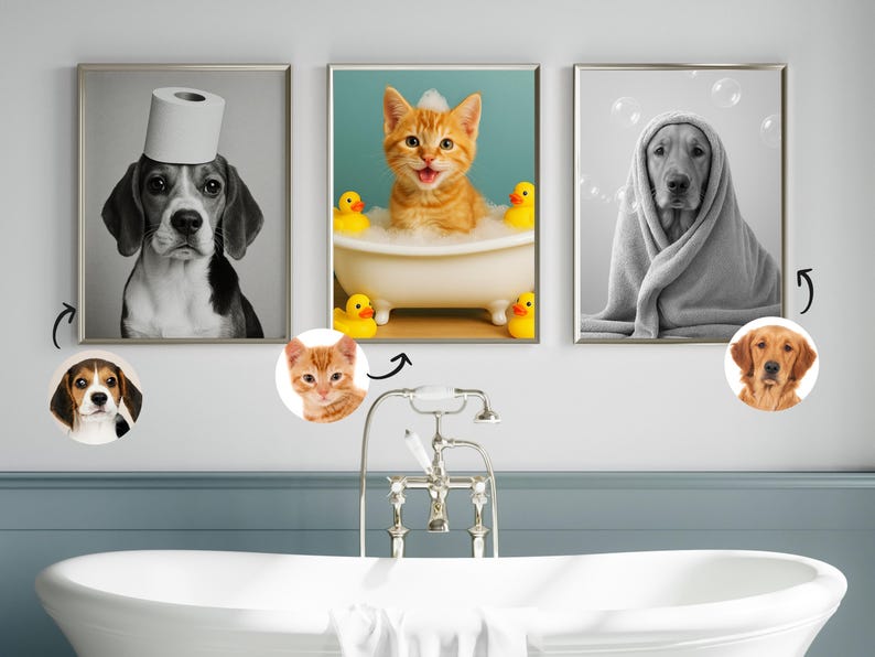 Peut inclure: Trois impressions d'art encadr&eacute;es sur le th&egrave;me des animaux de compagnie. Une image en noir et blanc d'un beagle avec un rouleau de papier toilette sur la t&ecirc;te. Un chat roux dans une baignoire avec des canards en caoutchouc. Un chien envelopp&eacute; dans une serviette.