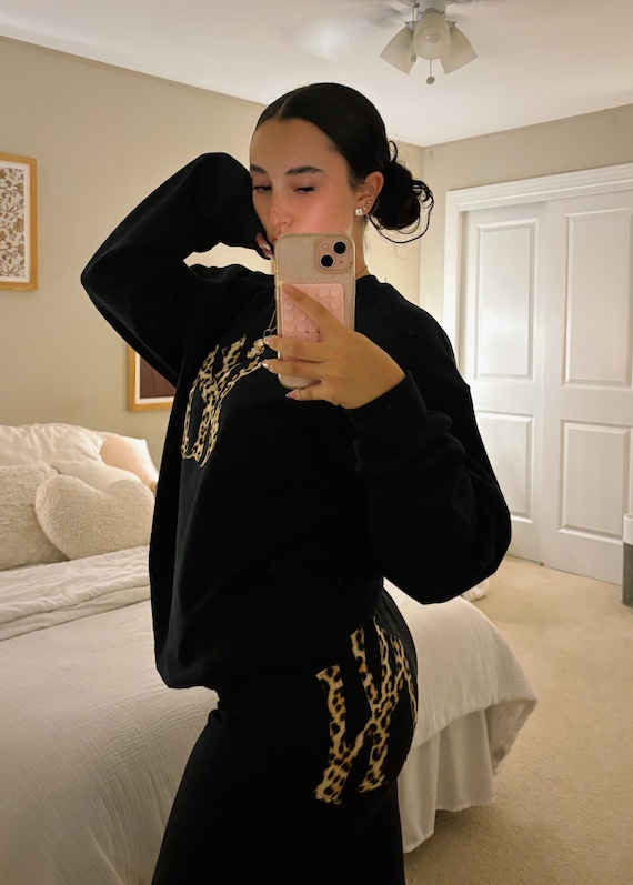 Black Cheetah Print Ny Yankees Crewneck and Sweatpants Set