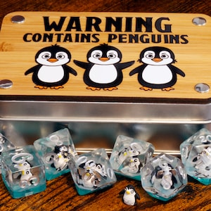 Pinguin Würfelbox und Würfelset - Würfel mit Pinguinen auf blauen Eisschichten, Rollenspiele | Würfel Box Spiel Bausatz