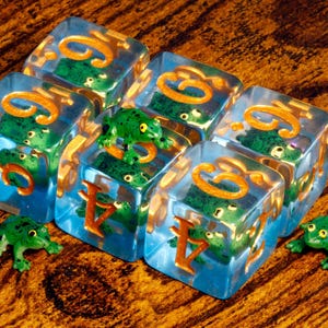 Green Frog D6 Dice – Exclusive limited edition with frog inside, Game Kit for DnD & Role-Playing Games