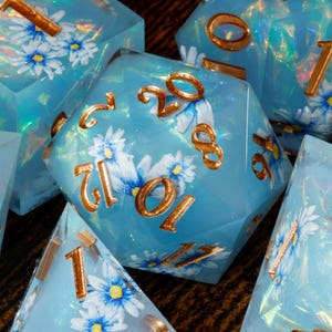 de dés Celestial Daisies - Ensemble de dés floraux tranchants et RPG de table | Jeu de dés