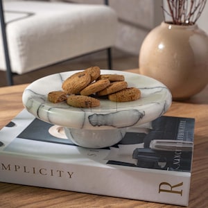 Marble Cake Stand 8&quot; Diameter, Luxury Serving Stand, Cake Stand, Pedestal Serving Tray, Housewarming Gifts, Home Gifts