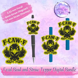 以下が含まれることがあります： フォーカルビーズとストローのトッパーのデジタルバンドル。トッパーは、鳥のグラフィックと「F-CAW-F」のテキストを備えた黒と黄色のデザインです。バンドルには、2.33mm、8mm、10mmのストロー用のトッパーが含まれています。