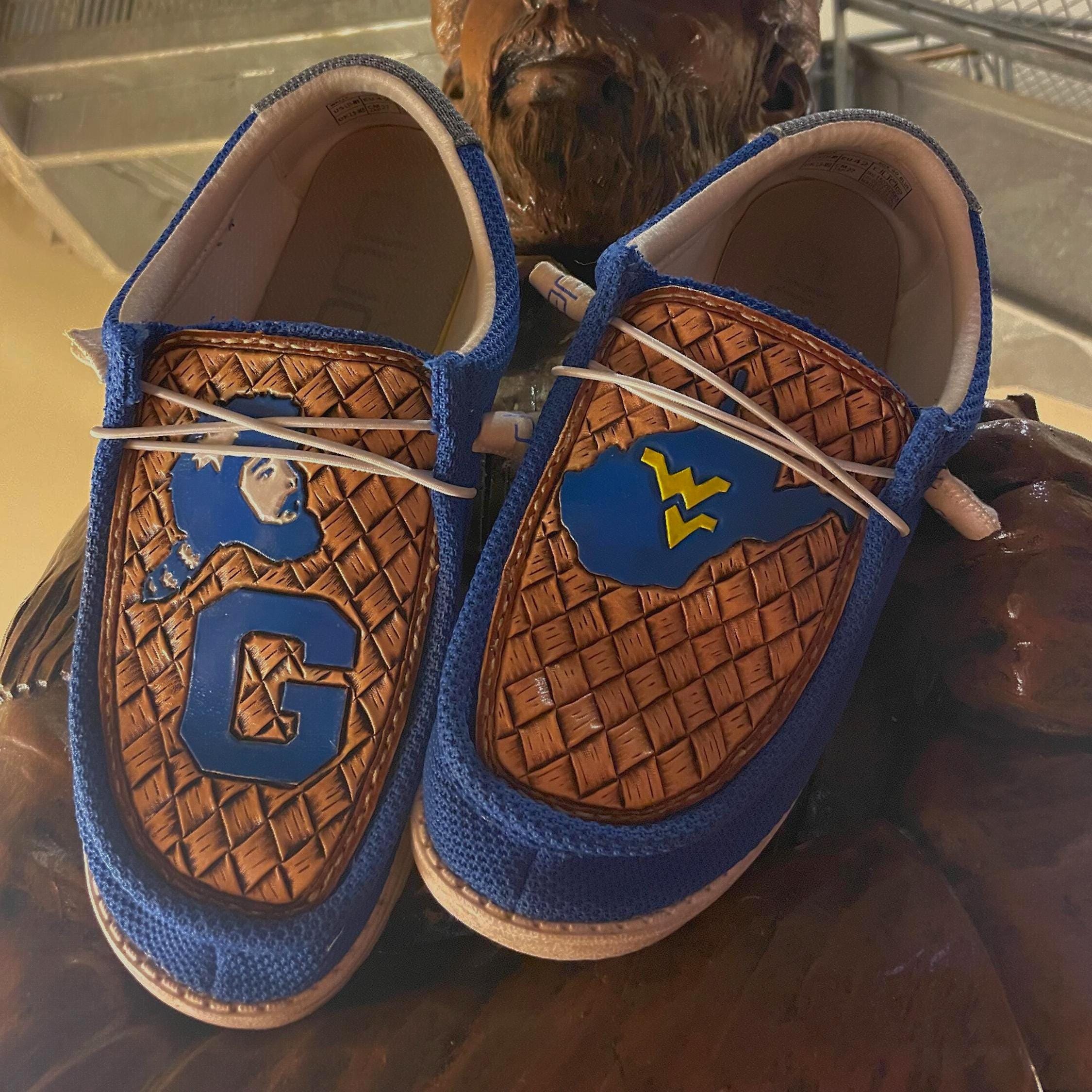 Zapatos Hey Dude de cuero repujado / Diseño personalizado / Hey Dudes auténticos / Calzado único / Regalo único
