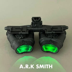 COD Style GPNVG18 Night Vision Goggles Illuminated Visible Ver. + L4G24 plastic + PVS31 Battery Case Set