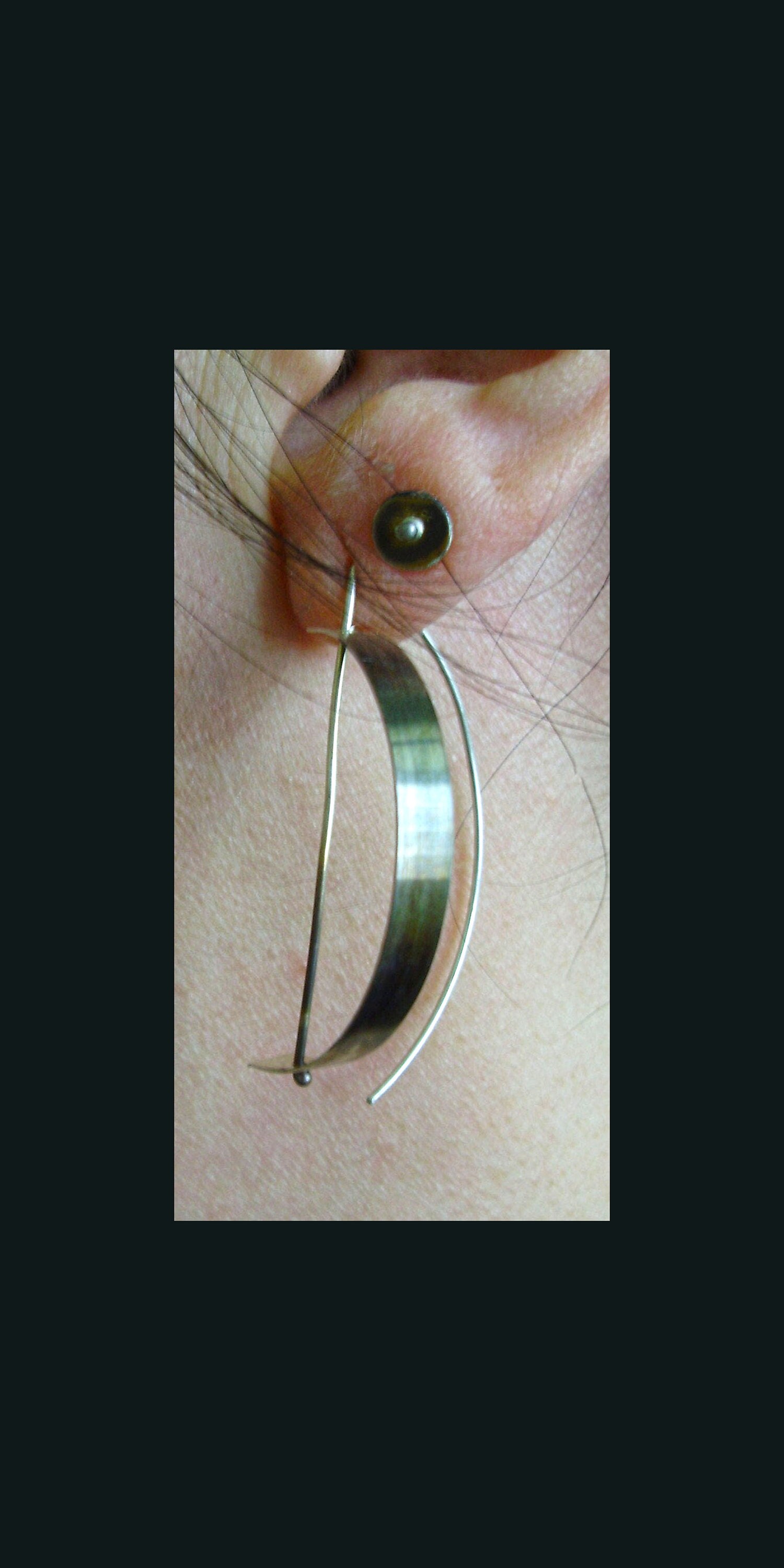 Half moon enamel earring- Black and silver main image 0