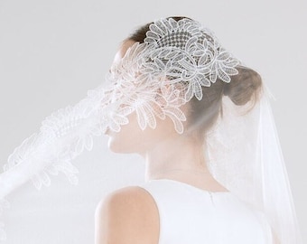 Kathedraal bruidssluier met bloemenkanten – Ivoor tule mantilla