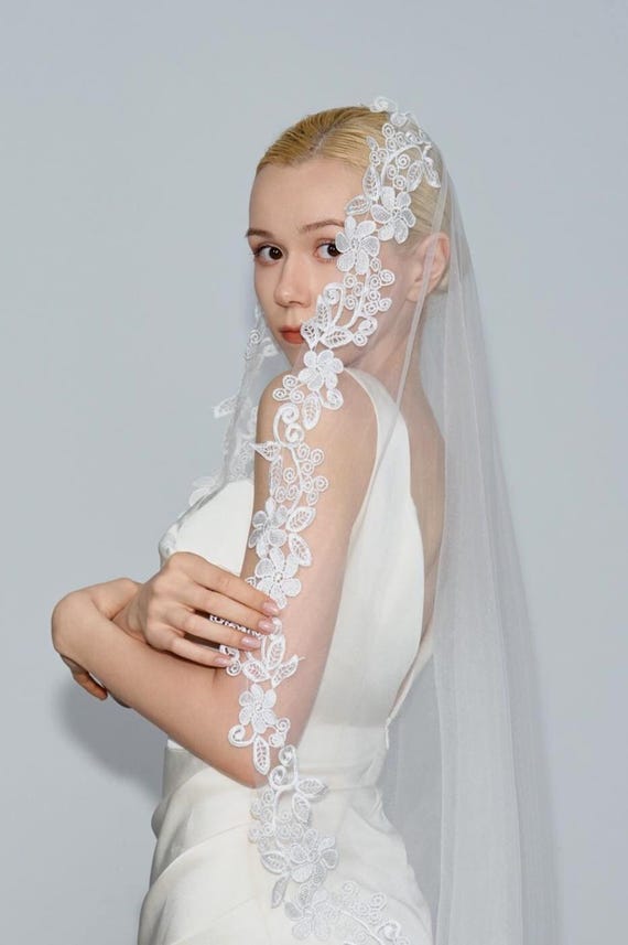 2層のレースの結婚式のベール、シャンパンのアップリケ、櫛付きの見事なロングブライダルベール、2019 - AliExpress 3/4/5M ブライダルベール 2段 ソフトチュール レース アップリケ エッジ ロング カテドラルベール 花嫁 ウェディングアクセ