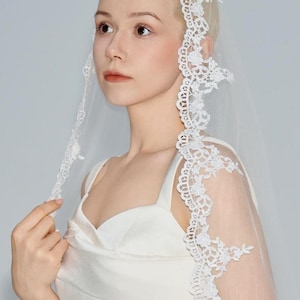 Scalloped Lace Bridal Veil, Ivory Mantilla Wedding Veil with Comb, Soft Tulle Drop Veil with Blusher, Custom Long Veil, Church Veil