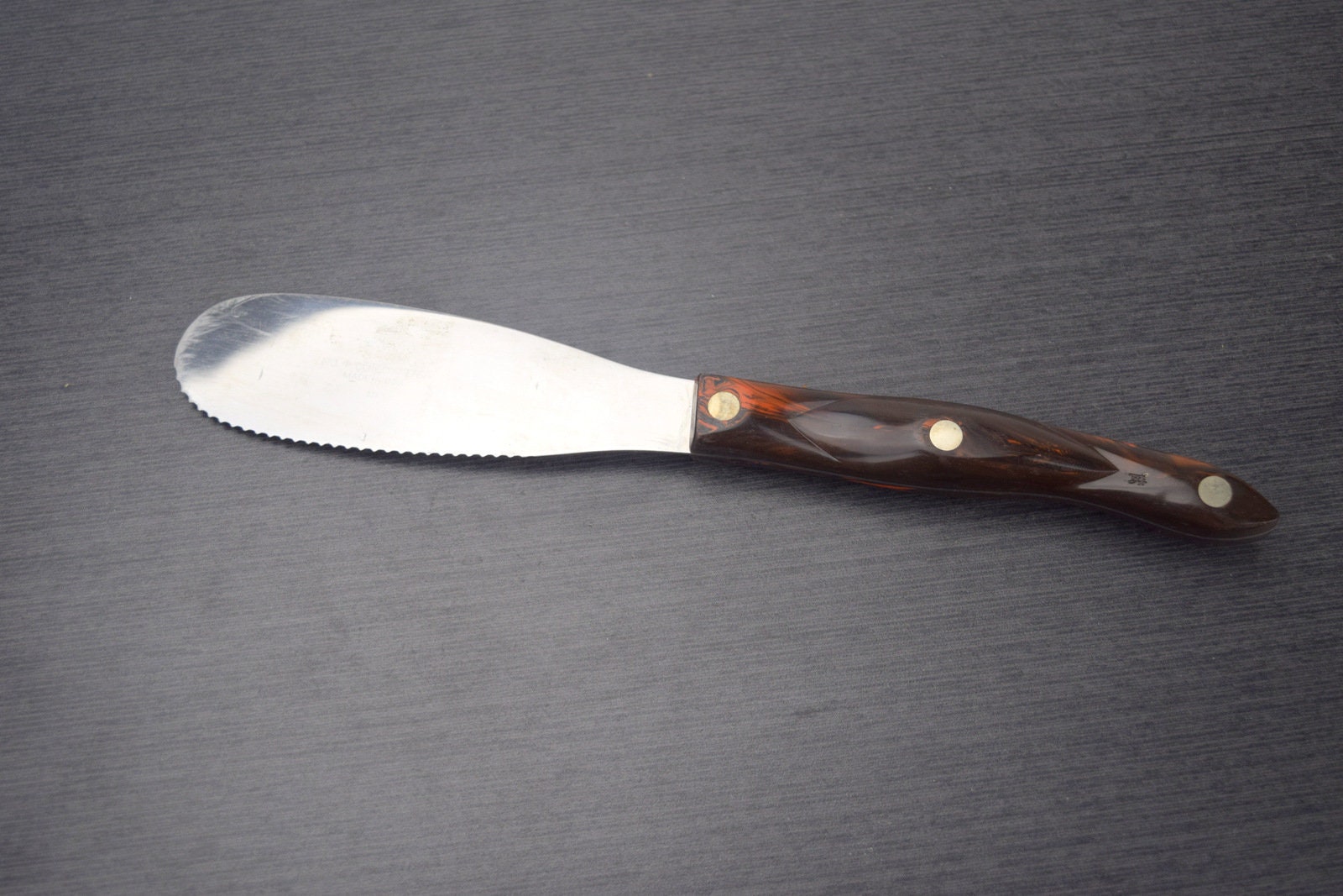Vintage Cutco No. 1768 Spatula Spreader Knife, Marbled Brown