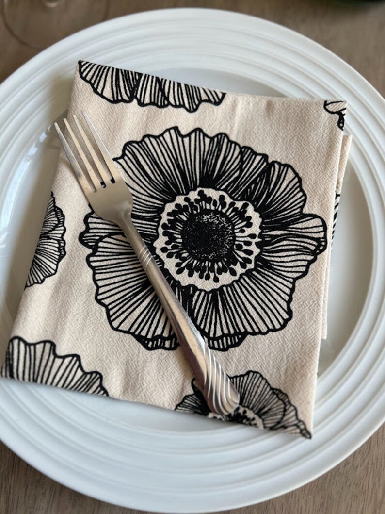 Anemone flower cotton dinner napkins. Table settings. Table linens. Hostess gift idea. Housewarming gift idea. Screen printed napkins. image 1