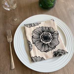 Anemone flower cotton dinner napkins. Table settings. Table linens. Hostess gift idea. Housewarming gift idea. Screen printed napkins. image 4