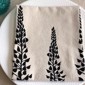 Lupine dinner napkin set. Maine flower dinner napkins. Table setting. Cotton napkins. Hand printed napkins. Hostess gift. Housewarming gift