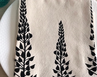 Lupine dinner napkin set. Cloth dinner napkins. Table setting decor. Cotton napkin set. Hand printed napkins.Hostess gift. Housewarming gift