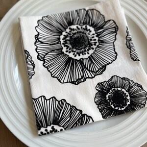 Anemone flower cotton dinner napkins. Table settings. Table linens. Hostess gift idea. Housewarming gift idea. Screen printed napkins. image 5