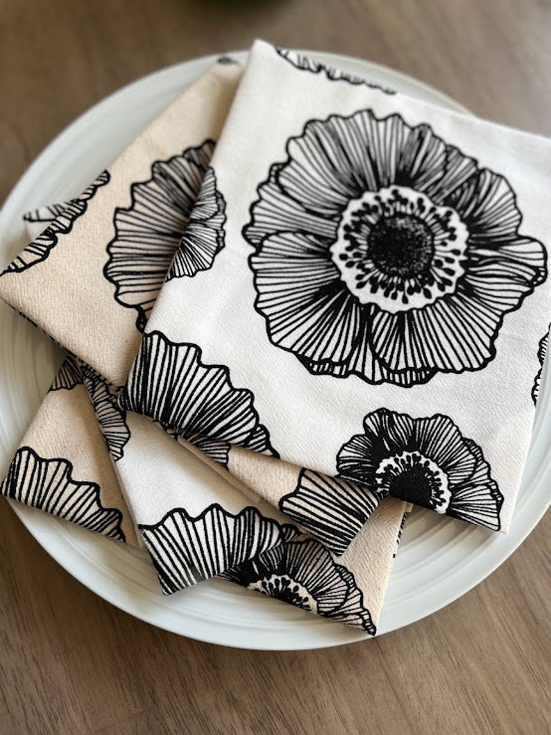 Anemone flower cotton dinner napkins. Table settings. Table linens. Hostess gift idea. Housewarming gift idea. Screen printed napkins. image 2