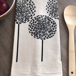 Allium flour sack tea towel. Flower kitchen towel. Screen printed. Hostess gift idea. Housewarming gift. Made in Maine image 3