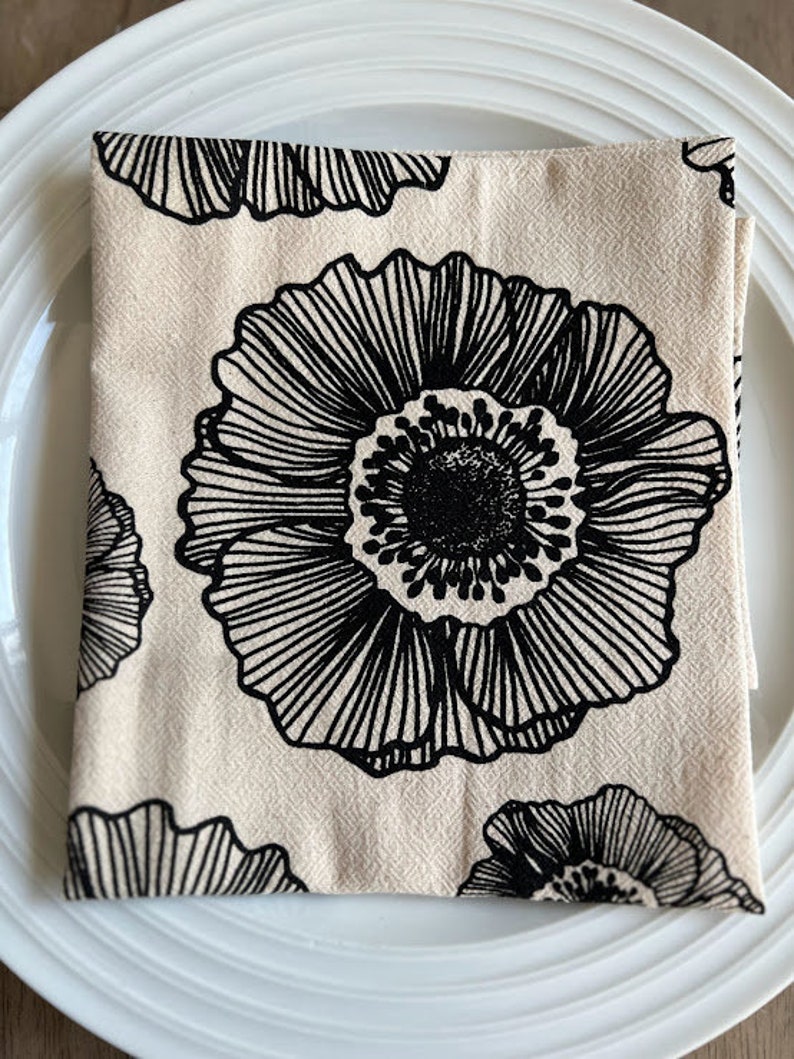 Anemone flower cotton dinner napkins. Table settings. Table linens. Hostess gift idea. Housewarming gift idea. Screen printed napkins. image 3
