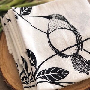 Hummingbird cloth dinner napkins. Dinner table napkin set. Hand printed. Housewarming gift. Hostess gift. Screen printed towel.