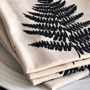 Fern dinner napkin set. Dinner table setting. Cotton cloth screen printed napkin. Table decor. Hostess gift. Housewarming gift. Home gift.