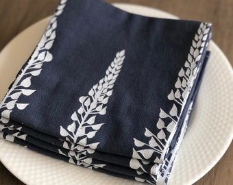 PURPLE lupine napkins. Dinner napkins. Cloth napkin set. Table linens napkin. Housewarming gift. Hostess gift. Table napkins. Screen print