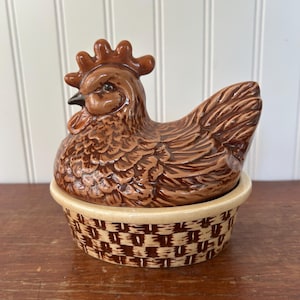 Vintage Brown Hen on Nest Ceramic Dish – Country Farmhouse Charm