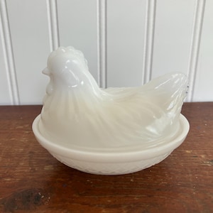 Vintage Mini Milk Glass Hen on Nest Dish | White Chicken Covered Dish | Farmhouse Kitchen Decor