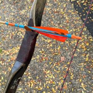 Handmade Hickory Wood Longbow: Traditional Archery, 60 lbs Draw Weight