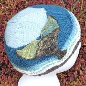 knitting pattern Whale Tail Beanie image 5