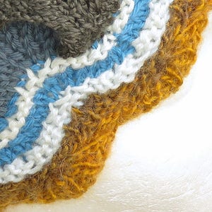 knitting pattern Whale Tail Beanie image 3