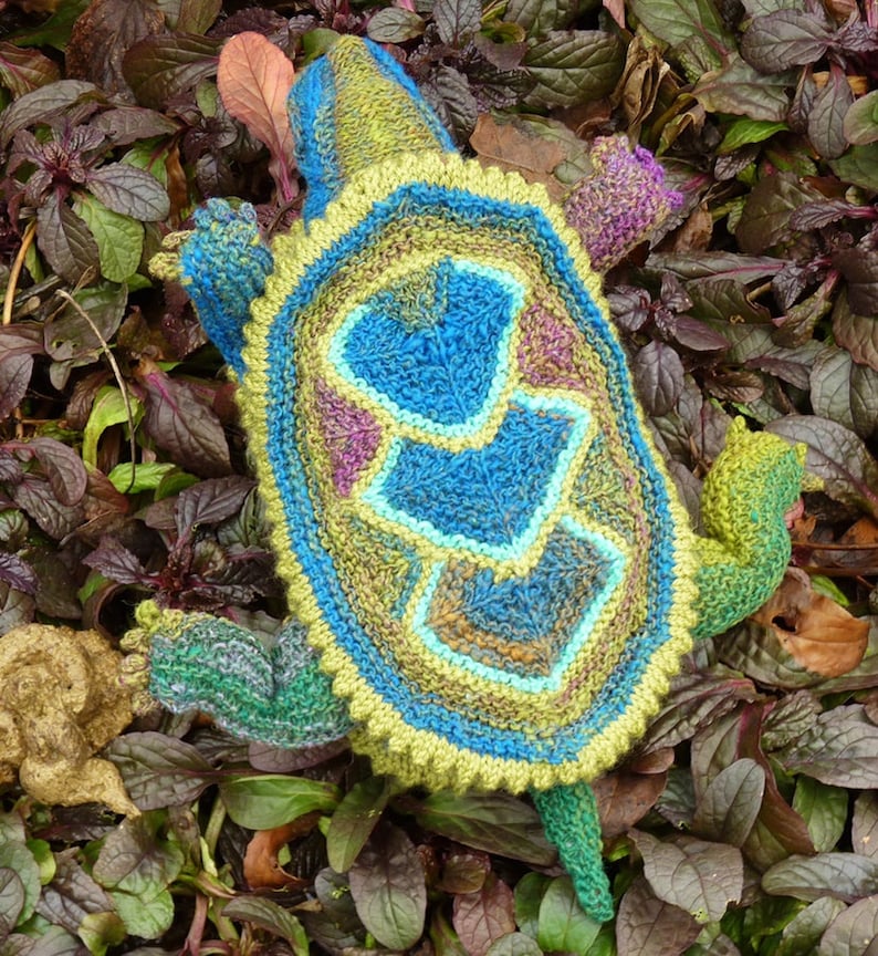 Turtle knitting pattern Tenacious Turtle
