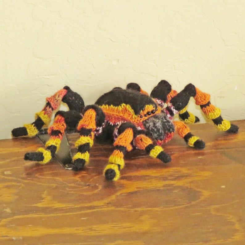 knitting pattern Taciturn Tarantula image 6