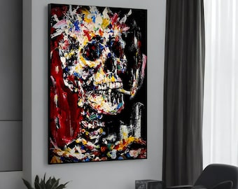 Puede incluir: Pintura abstracta de una calavera colorida con un cigarrillo en la boca. La calavera está pintada en una variedad de colores, incluyendo rojo, amarillo, azul y verde. El fondo es negro.