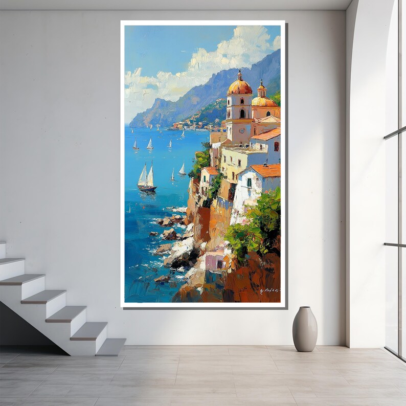 Pu&ograve; includere: Un dipinto di una citt&agrave; costiera con edifici bianchi e un mare blu. Le barche a vela sono in acqua e il cielo &egrave; di un blu brillante con nuvole bianche.