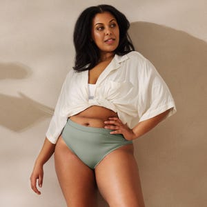 Bas de bikini taille haute recyclé vert London Hillside, maillot de bain durable pour femme, bas de bikini tendance pour femme