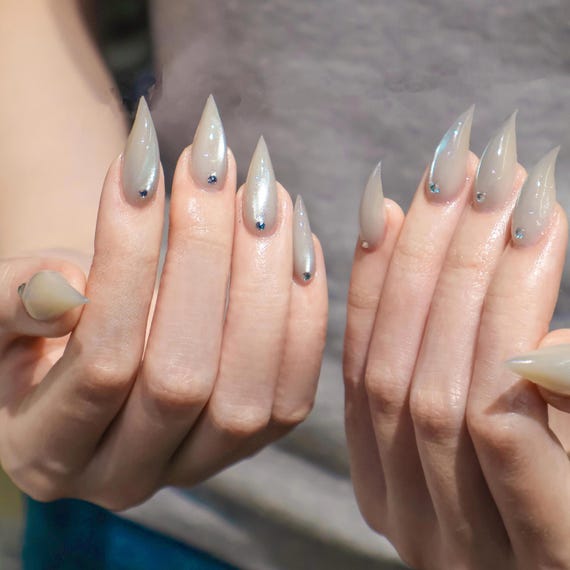 Pearlescent Stiletto Press on Nails, Sharp Claw Rings - Etsy
