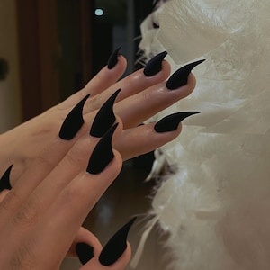 WestEmpress｜Schwarze Klauennägel, Fuchsnägel, Acrylnägel drücken, Klauennägel, Krallennägel, Gothik Nägel