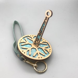 Lemonwood Mini Yarn Minder - Porta filati portatile da polso a forma di fiocco di neve, regalo per magliai, uncinettatori o amanti del filato