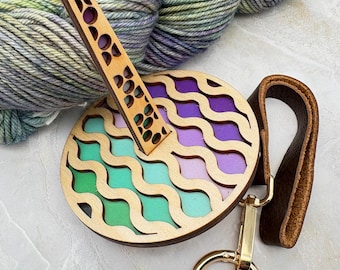 Lemonwood Mini Yarn Minder- Original Funky Waves Portable Wrist Yarn Holder Gift for Knitter, Crocheter, Yarn Lover