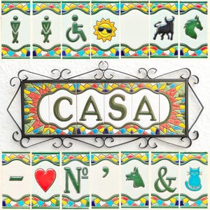 Letras e números de cerâmica 11cm. (4,3") para a parede - Esmaltado à mão na Espanha - Modelos "PARK-GUELL-Verde" - Letras e números de cerâmica