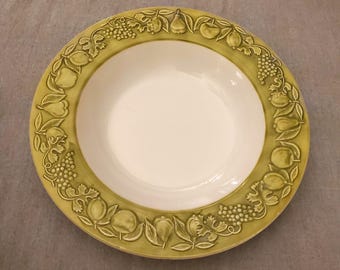Franco Giorgi Quadrifoglio Embossed Fruit Pattern Rimmed Soup Bowl