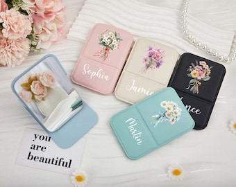 名前とロゴ入りの特注スクエアメイクアップミラー、ポケットミラー、ブライズメイドギフト、折りたたみ式メイクアップミラー、旅行用メイクアップミラー