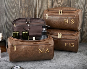 パーソナライズされたPUレザーメンズトイレタリーバッグ、花婿の付添人へのギフト
