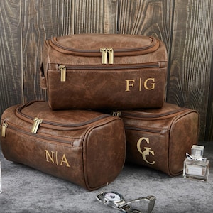 Custom Engraved Leather Toiletry Bag for Men, Groomsmen Gift, Engraved Toiletry Bag, Travel Dopp Kit, Personalized Leather Accessory