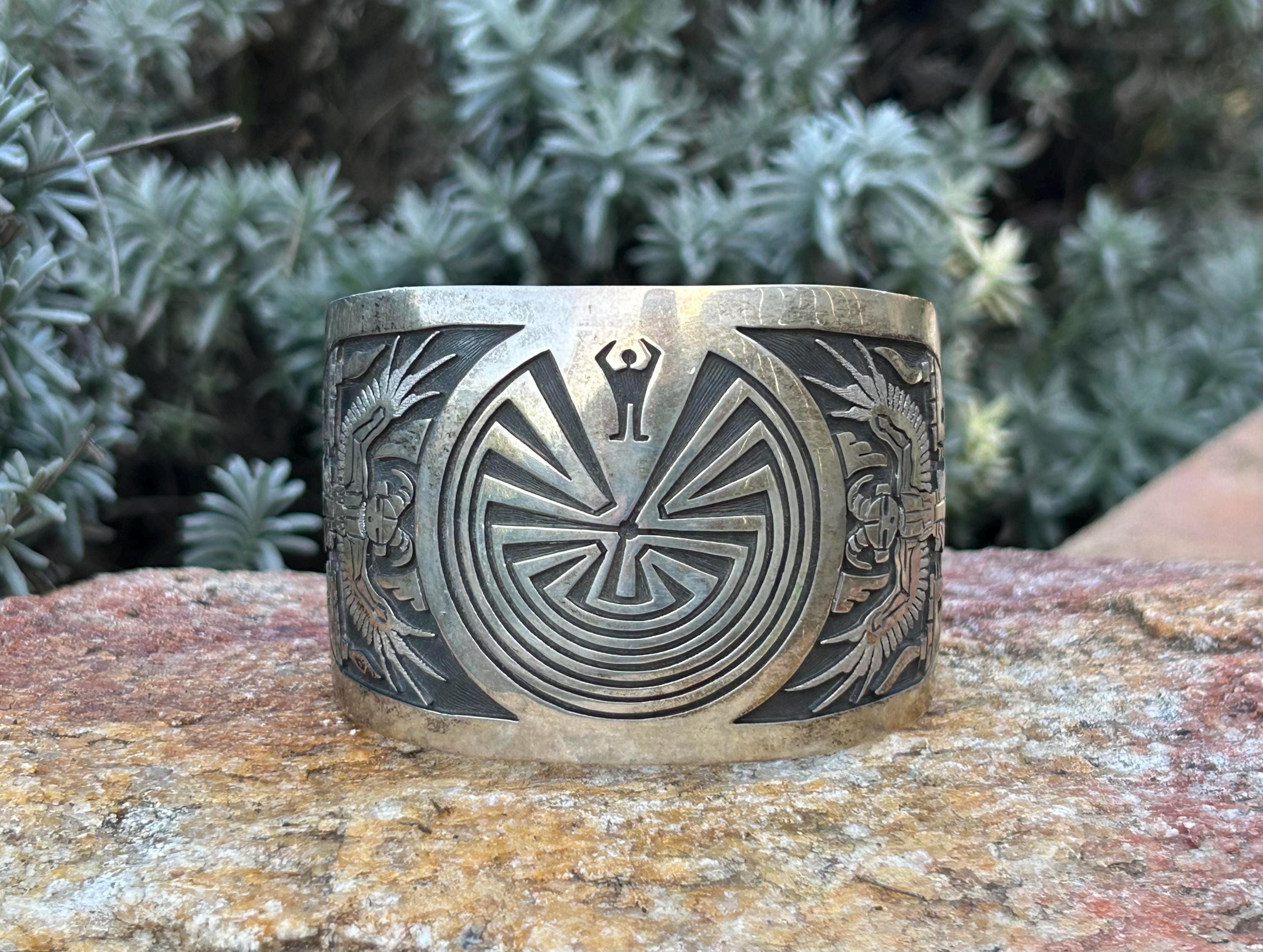 インディアン　ジュエリー　バングル　Man in the Maze HOPI Hopi Man in Maze Jewelry - Etsy