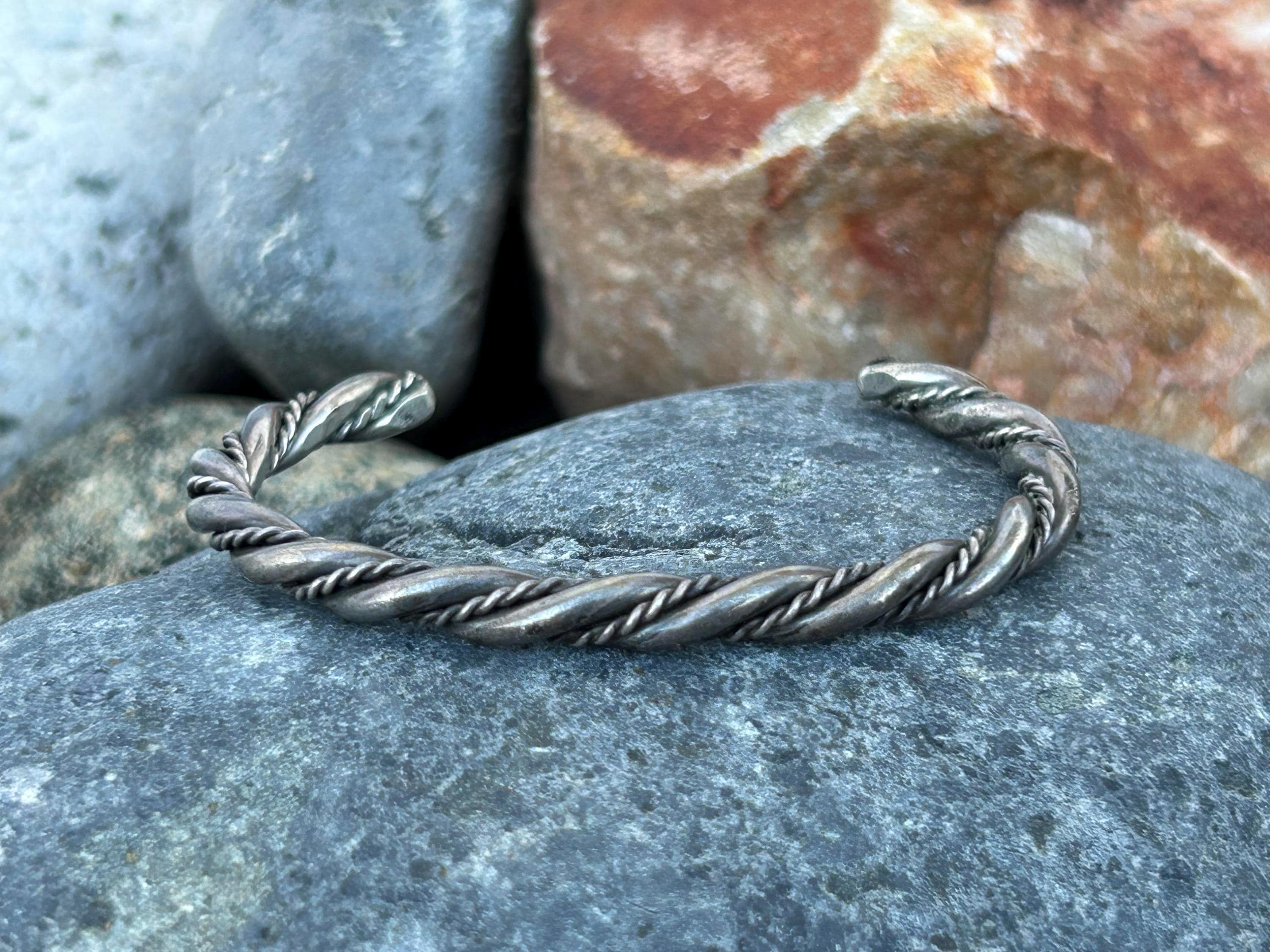VINTAGE SOUTHWESTERN HEAVY STERLING SILVER TWISTED UNISEX ROPE STACKER CUFF 925 Vintage Native American Sterling Silver | Mercari main image 4